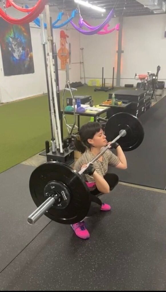 entrenamiento técnico de sentadillas con barra libre en Pilar Buenos Aires