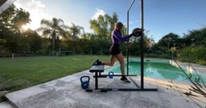 Sarcopenia qué es y cómo prevenirla en mujeres después de los 45 años o